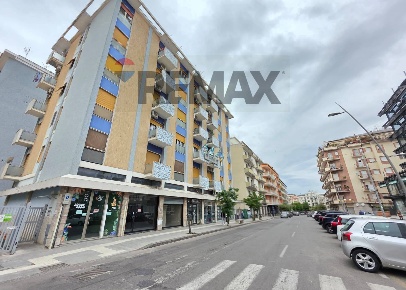 Foto Locale commerciale in via Gregorio Caloprese 23/D, Cosenza Centro