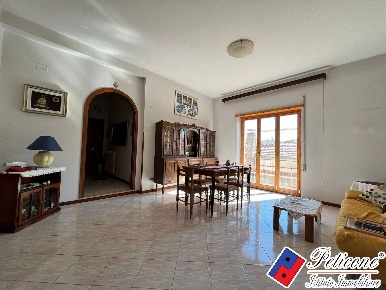 Foto Appartamento in Via Roma, Fondi Centro di 120 m² con 4 locali
