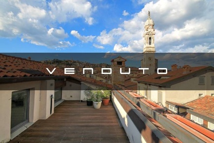 Foto Attico in via S. Alessandro 12, Bergamo Centro di 226 m² con 7 locali