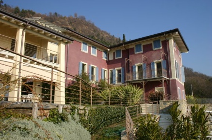 Foto Appartamento a Salò Centro di 245 m² con 6 locali in vendita