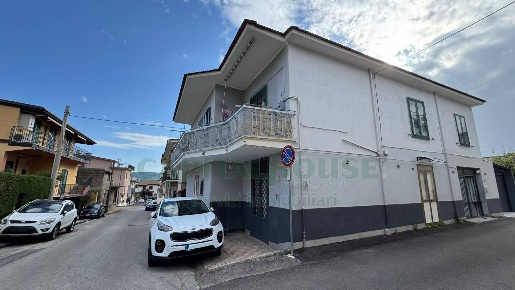 Foto Casa indipendente in quadrelle, Quadrelle di 220 m² con 6 locali