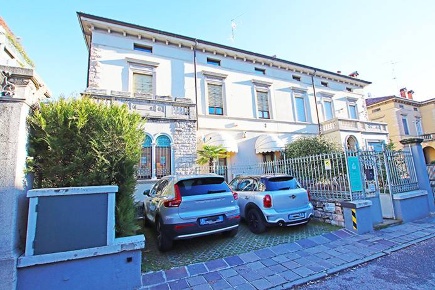 Foto Appartamento in via verdi, Bergamo Centro di 195 m² con 5 locali