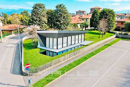 Foto Villa unifamiliare in via ippolito nievo, Mozzo Centro di 277 m²
