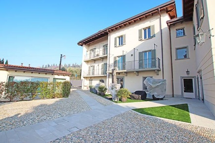 Foto Appartamento in via borgo canale, Bergamo Colli di 250 m² con 6 locali