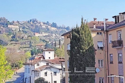 Foto Appartamento in Via Bonomini, Bergamo Loreto di 50 m² con 2 locali