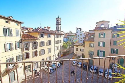 Foto Appartamento in piazza mercato del fieno, Bergamo Città Alta di 193 m²