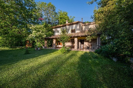 Foto Casa indipendente in Viottolo dei Frutti 9, Brescello Centro di 265 m²