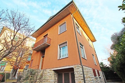 Foto Villa unifamiliare in via santa lucia, Bergamo San Paolo di 370 m²