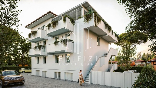 Foto Appartamento a Massa Marina di Massa Centro di 70 m² con 5 locali