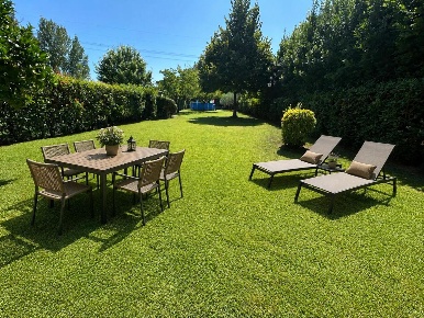 Foto Villa bifamiliare a Montelupo Fiorentino Centro di 200 m² con 5 locali