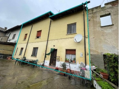 Foto Appartamento a Chignolo Po di 259 m² con 5 locali in vendita