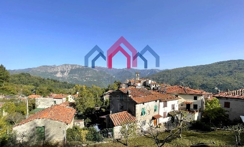 Foto Case semi ndipendenti a Bagni di Lucca di 90 m² con 7 locali