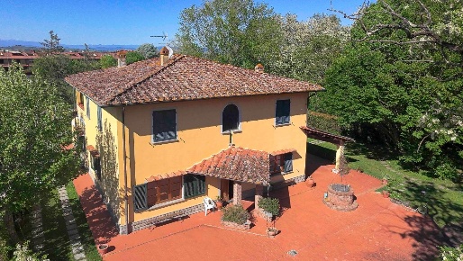 Foto Villa unifamiliare a San Miniato San Miniato Basso di 515 m²