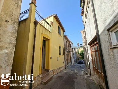Foto Casa indipendente in Via Milici 9, Montagnareale Centro di 85 m²