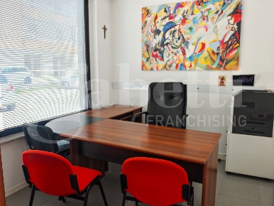 Foto Negozio in Via Vittorio Alfieri 23, Venafro Centro di 52 m² in vendita