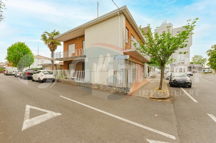Foto Casa indipendente a Cadoneghe Mejaniga di 250 m² con 5 locali