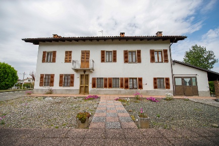 Foto Casa indipendente in Via Bricco 51, Belveglio Bricco di 250 m²