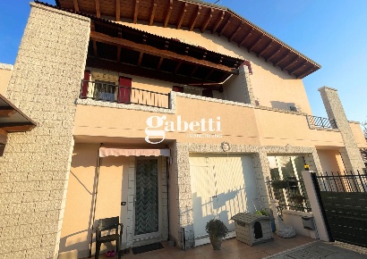 Foto Appartamento in Via Cavalieri di Vittorio Veneto 1, Arre di 132 m²