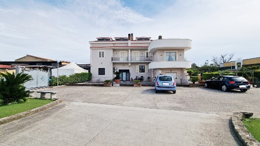 Foto Ufficio in Via Forche Caudine 5, Maddaloni Centro di 155 m² in affitto