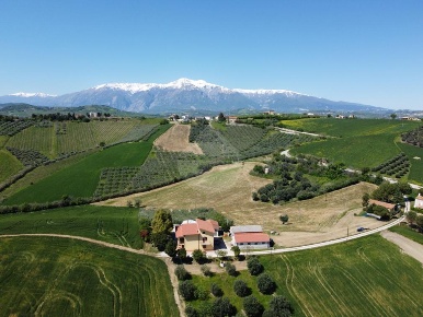 Foto Casa indipendente in Contrada Cotti, Sant'Eusanio del Sangro di 287 m²
