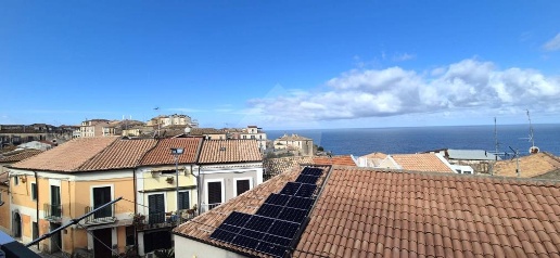 Foto Appartamento in Via Popolo, Pizzo Centro di 86 m² con 3 locali