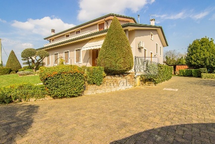 Foto Villa bifamiliare in Via Ponte 88, Barbarano Mossano di 301 m²