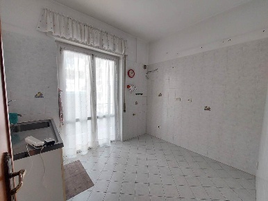 Foto Appartamento in Via Bartolomeo Carrea, Genova Sampierdarena di 81 m²