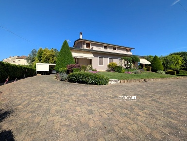 Foto Villa bifamiliare in Via Ponte 88, Barbarano Mossano di 253 m²