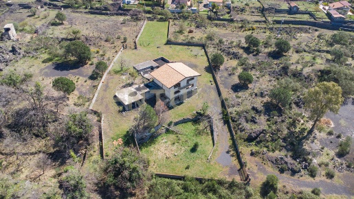 Foto Villa unifamiliare in Via dell'Aria snc, Pedara Centro di 400 m²