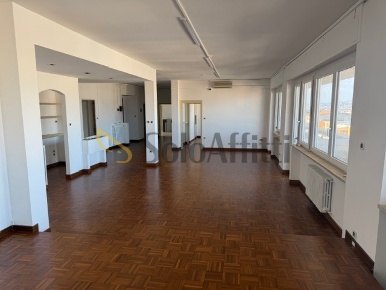 Foto Appartamento in Via Venezia, Pescara Via Venezia - Lungofiume Paolucci