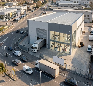 Foto Capannone industriale a Santo Stefano di Magra di 11000 m² in vendita