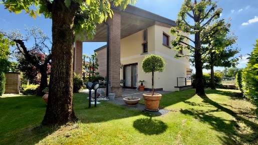 Foto Villa singola in Via Donatori di Sangue, Cazzago San Martino di 366 m²