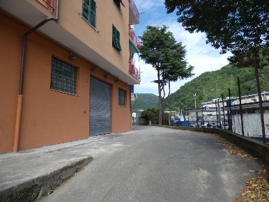 Foto Locale commerciale in Via Piacenza, Genova Molassana di 600 m²