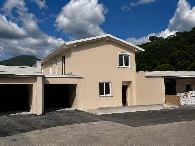 Foto Villa a schiera a Villanuova sul Clisi Centro di 152 m² con 5 locali