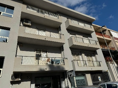 Foto Appartamento a Comiso Centro di 166 m² con 6 locali in affitto