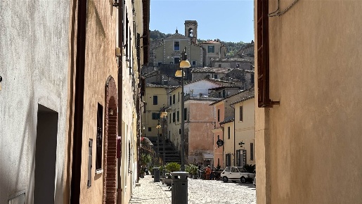 Foto Appartamento a Poggio Catino Centro di 60 m² con 3 locali in vendita