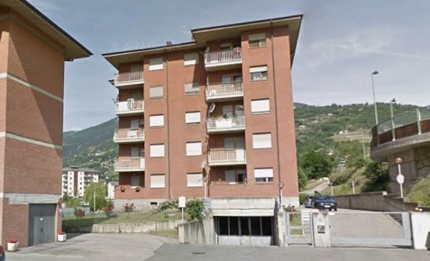 Foto Appartamento in Via Plans des Rives 23, Aosta Centro di 86 m²