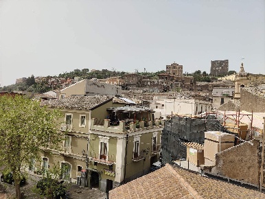 Foto Appartamento in Piazza Martiri D'Ungheria 6, Paternò di 106 m²