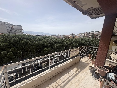 Foto Appartamento in Viale Regina Margherita  85, Messina di 122 m²