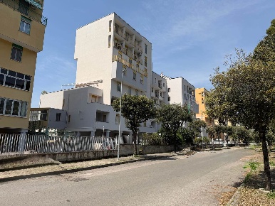 Foto Appartamento in Via Raffaele Di Palo 8, Salerno di 140 m² con 4 locali