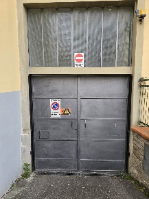 Foto Garage a Firenze Castello di 6 m² con 1 locali in affitto