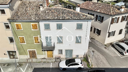 Foto Rustico in via Boldiera, Caprino Veronese di 150 m² con 3 locali