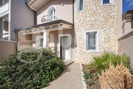 Foto Villa unifamiliare a Sinnai di 125 m² con 4 locali in vendita