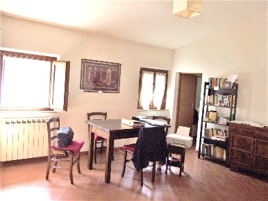 Foto Appartamento a Vicopisano Centro di 70 m² con 4 locali in vendita