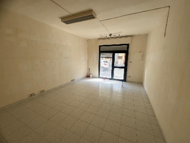Foto Locale commerciale a Pontedera Centro di 25 m² con 1 locali in affitto