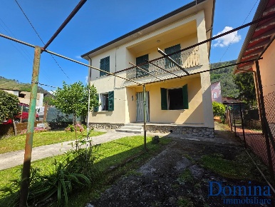 Foto Casa indipendente a Massa Mirteto di 120 m² con 5 locali in vendita