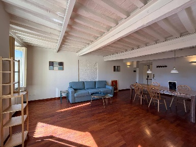 Foto Appartamento a Pisa Santa Maria di 110 m² con 5 locali in affitto