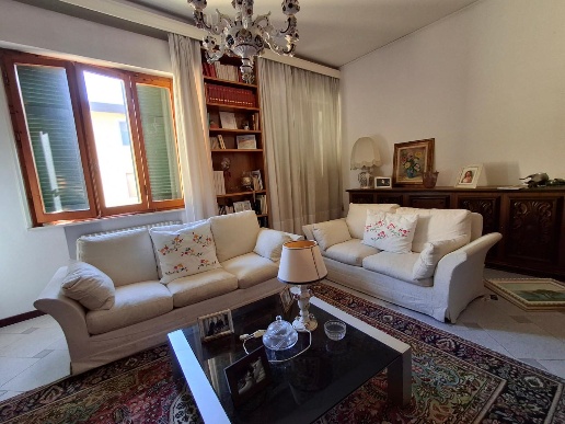 casa indipendente in vendita a Capraia e Limite in zona Limite sull' Arno