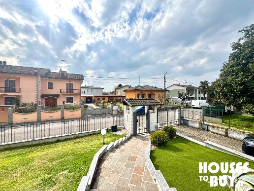 casa indipendente in vendita a Casale Cremasco-Vidolasco in zona Casale Cremasco