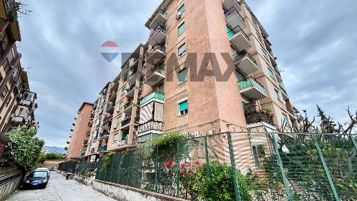 Foto Appartamento in Via Polito 17, Palermo Zisa di 90 m² con 4 locali
